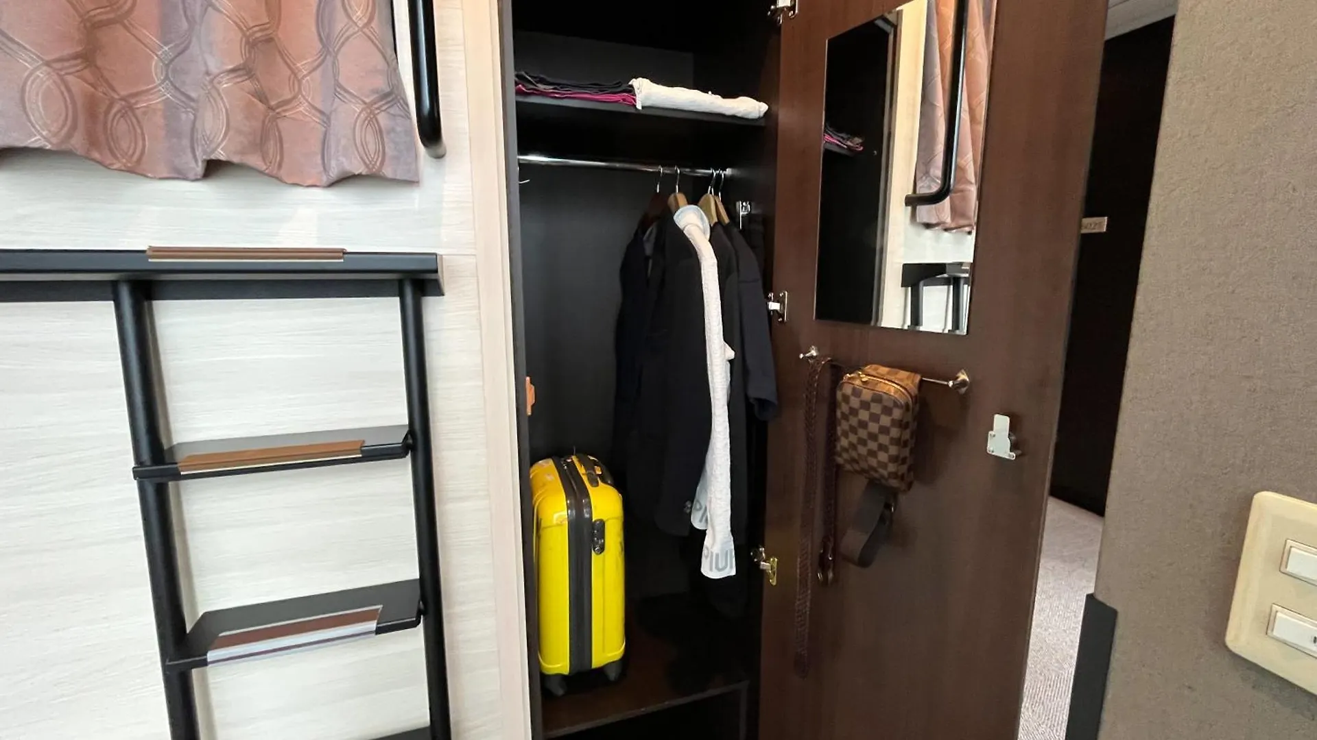 Capsule hotel The Centurion Sauna Rest & Stay Sapporo Male Only